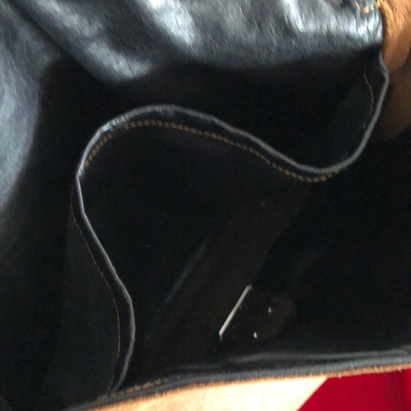 Unbuckle suede & leather messenger bag - Picture 4 of 6